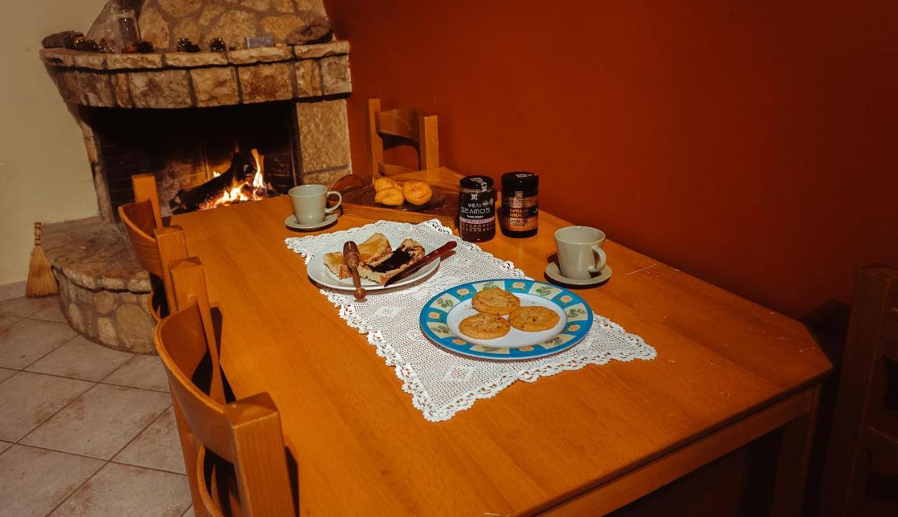 Mezonetes Helmos Appartement Ano Lousoi Buitenkant foto