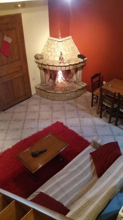 Mezonetes Helmos Appartement Ano Lousoi Buitenkant foto