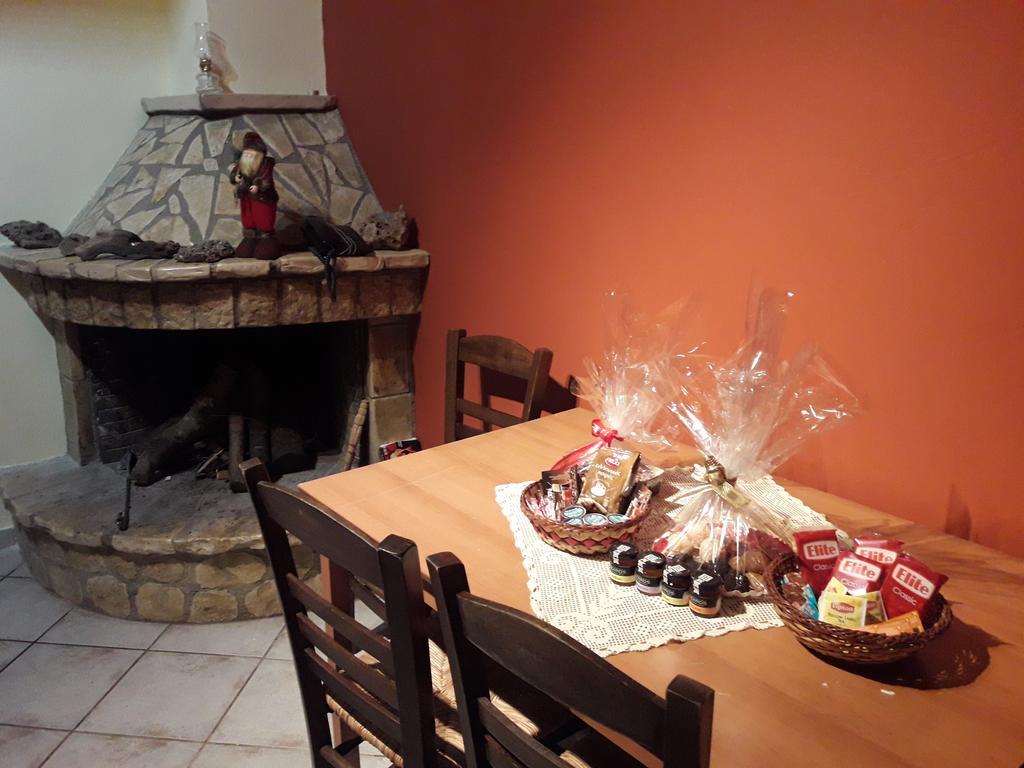 Mezonetes Helmos Appartement Ano Lousoi Buitenkant foto